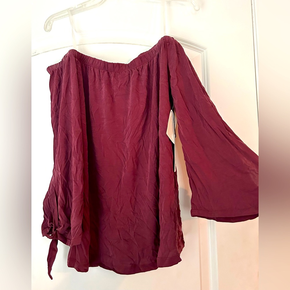 Active USA off the shoulder top size large